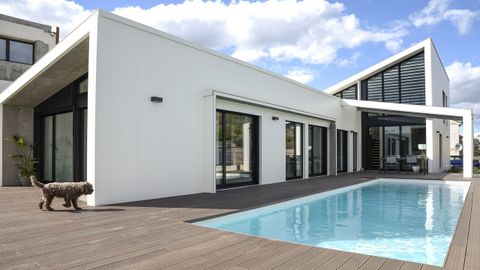 Imagen de archivo de una casas sostenible.