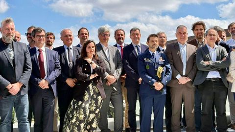 Representantes de los gobiernos de Portugal y Galicia en la presentaci�n de la autopista cu�ntica que unir� a Santiago con Lisboa, que fue presentada en la capital lusa