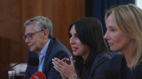 Javier Touza, presidente de Arvi y de Fundamar; Mar�a Jos� Lorenzana, conselleira de Emprego; y Marta Fern�ndez-Tapias, delegada de la Xunta en Vigo; en el acto donde se present� el estudio de Fundamar