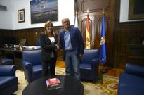 Mar�a Teresa Mart�n visit� a Jos� Manuel Baltar ayer en el Pazo Provincial ourensano. 