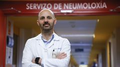 Pedro Marcos es jefe de Neumolox�a en el Chuac.