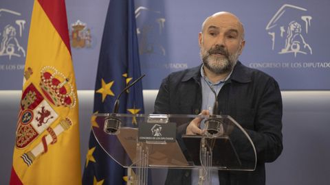 El diputado del BNG, Nstor Rego, durante una rueda de prensa en el Congreso, en una imagen de archivo.