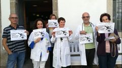 Los m�dicos se concentran cada jueves delante de sus centros de salud (en la imagen, Casco Vello).