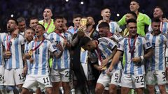 Los jugadores de la seleccin argentina celebrando su victoria contra Francia en la final del Mundial de Catar.