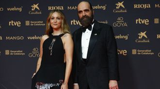 Rigoberta Bandini y Luis Tosar, los presentadores de la gala de Los Goya 2026. 