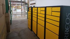 Los buzones de Correos instalados en un lateral del edificio