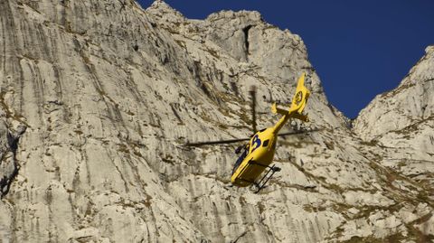 Rescate del cad�ver del ganadero en Amieva