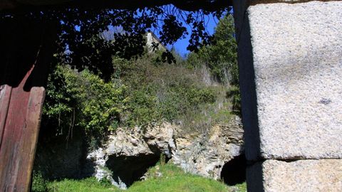 Las cuevas existentes en el conjunto monumental alimentaron leyendas sobre pasadizos