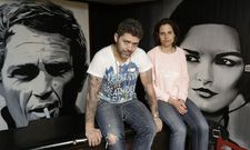 Daniel Curr�s e Iria Ares en la sala, con Steve McQueen y Catherine Zeta-Jones de fondo. 