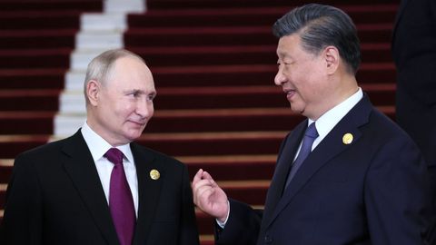 Xi Jinping durante el acto de bienvenida de Putin a Pekn.