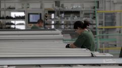 Fotograf�a de archivo de trabajadores en una empresa de Monforte
