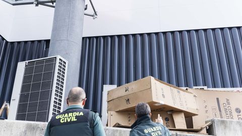 La Guardia Civil acudi� al lugar en el que se produjo el accidente.