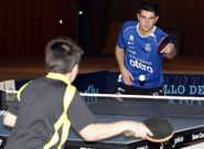 Guillermo S�nchez abri� el derbi ante el jovenc�simo canterano del Liceo Pedro Castro. 