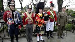 Se celebr� en la ofrenda floral en el jard�n de San Carlos.