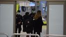 Varios pasajeros a su llegada al aeropuerto Adolfo Su�rez Madrid Barajas el lunes 21 de diciembre