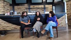 David Garc�a, Iria V�zquez (no centro) e Nuria Fern�ndez, no quinto encontro de Arredor do Rural