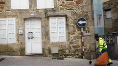 Casa de la calle Cervantes registrada y precintada por la Polic�a Nacional de Ribeira