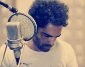 <span lang= es-es >�CROWFUNDING�.</span> El disco de Romero se grab� con aportaciones de sus fans. Ahora se los encuentra en directo: �Esto me ha ayudado a humanizar a mi p�blico y a tener un contacto mucho m�s directo con ellos. Estoy encantado�, dice