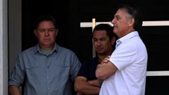 Jair Bolsonaro, que permanece en arresto domiciliario en Brasilia, se acogió a su derecho a no acudir a la vista 