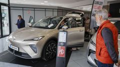 Presentaci�n de un nuevo modelo en el concesionario de MG en Ourense