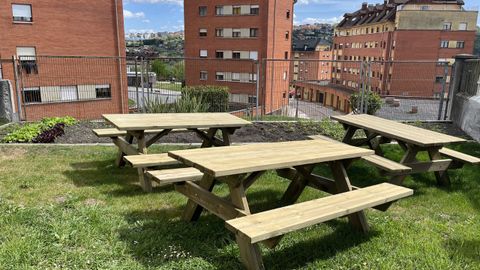 Así luce el aula al aire libre del colegio. Al fondo se ubica el huerto escolar