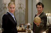 Rebecca Romijn encabeza un reparto que tendr� que resolver misterios y recuperar objetos hist�ricos.