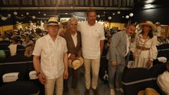 Martn Fernndez Vizoso, en el centro y con chaqueta marrn, entre el conselleiro y el alcalde ribadense