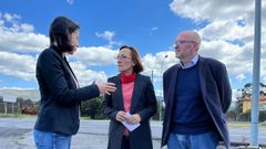 Rosana P�rez (no centro) estivo acompa�ada polo alcalde de Rianxo, Adolfo Mu��os, e pola concelleira de Boiro Raquel Su�rez.