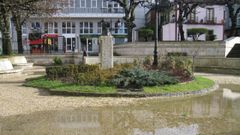 Al fondo, a la derecha, edificio del Bar Pe�n, junto a la alameda de Vilalba.