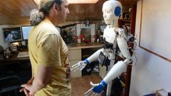 Un �robot ayudante� para tetrapl�jicos