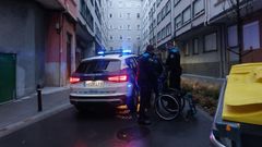 Los agentes detuvieron a un var�n en silla de ruedas en la calle Manuel Deschamps