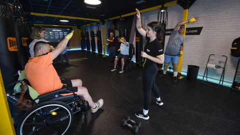 Usuarios de Amizade en la clases de fitboxing de los martes