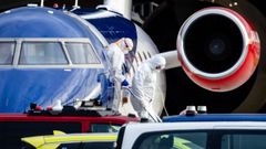 Un vuelo de evacuaci�n m�dica llega al aeropuerto Schiphol-Este, en Pa�ses Bajos, con tres pacientes evacuados del crucero MV Hondius