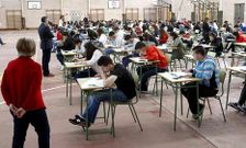 En el Monte Neme el examen tuvo que celebrarse en el pabell�n polideportivo.
