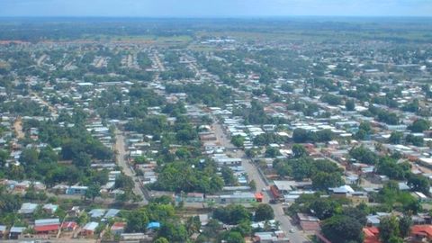 Barinas se encuentra a unos 500 kil�metros de Caracas y est� entre las 10 ciudades m�s pobladas de Venezuela