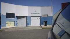 El ministro guineano llegó a visitar la sede de Farmadismo, en el polígono de O Ceao