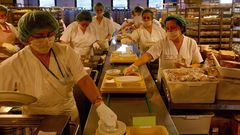 REPORTAJE SOBRE LA COCINA DEL CHUAC COMPLEXO HOSPITALARIO UNIVERSITARIO DA CORU�A