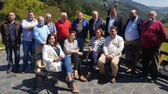 Carmen Moriy�n, sentada en el centro con los candidatos de la circunscripci�n occidental 