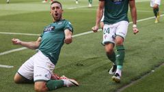 H�ber Pena celebrando su gol ante el Sporting.