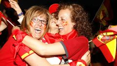 AFICIONADOS GALLEGOS CELEBRAN EL TRIUNFO DE LA SELECCION ESPA�OLA DE FUTBOL EN LA EUROCOPA 2008 DE AUSTRIA SUIZA EN LA FINAL ALEMANIA ESPA�A CON VICTORIA HISPANA POR UNO A CERO. CELEBRACIONES EN VILAGARCIA.