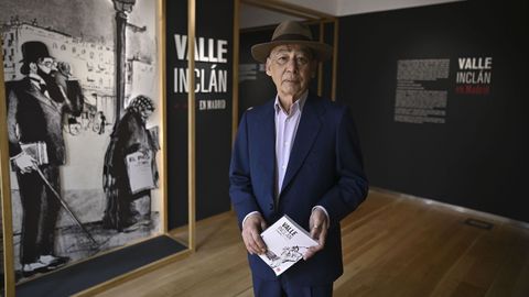 El comisario de la exposici�n Joaqu�n del Valle-Incl�n Alsina, nieto del escritor.