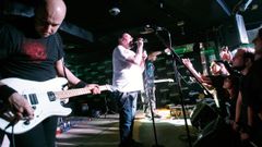 Paul Di?Anno, en el centro de la imagen, actuando en la sala Ola Green de A Coru�a en el a�o 2011