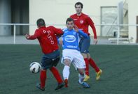 Los futbolistas del Chantada y del Escair�n protagonizaron un derbi bastante igualado. 