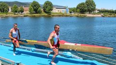 Ram�n Ferro, al frente de su C2 con �scar Gra�a en el Campeonato de Europa de Marat�n del 2016, celebrado en Pontevedra