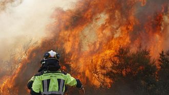 Bomberos de Mlaga sofocan un incendio en Erosa, A Gudia.