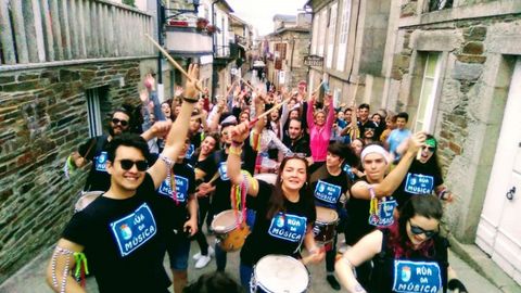 Entre las actividades de la asociación, también se celebró una batucada