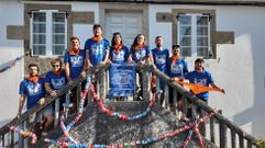 Representantes de la comisin que impulsa la Festa dos Botes, que se celebra entre los das 8 y 10. Los organizadores explican que siempre fue una fiesta local muy popular, pero cada vez acude a ella ms gente de fuera y va ampliando sus fronteras. De hecho, ya han recibido solicitudes para instalar una zona de acampada. Por otra parte, constatan que al haber un <span lang= gl >cura novo, non nos leva sufrindo moitos anos.</span>