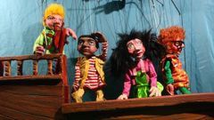 Marionetas de otro espect�culo de la compa��a Tr�cola, �Xogo revolto�