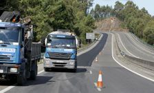 La autopista de acceso a A Coru�a est� de nuevo en obras, esta vez para mejorar el asfalto. 