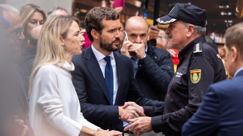 Casado, en la entrada de la Jefatura de Polic�a de Barcelona